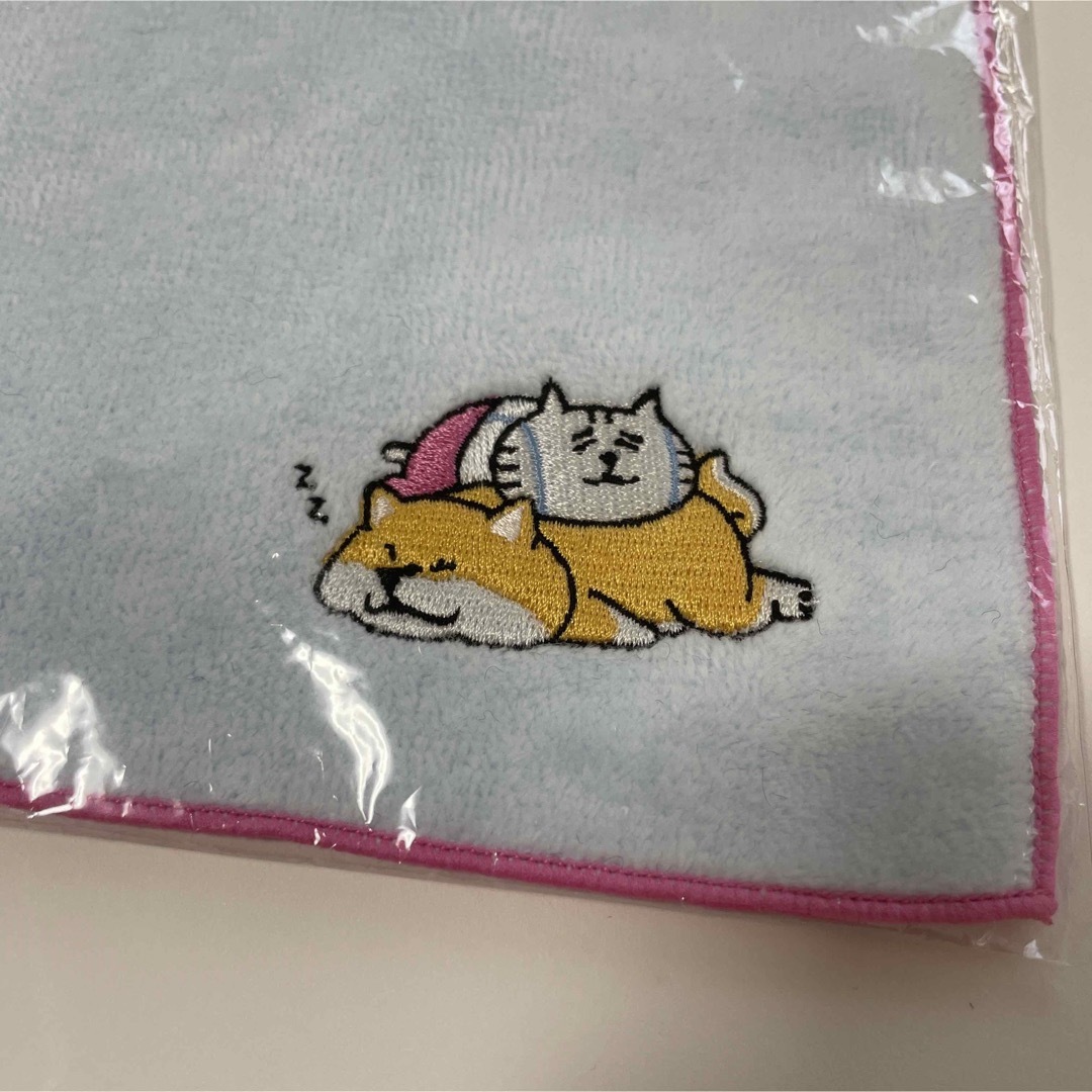 ミュウ様専用⭐︎2枚セットごろごろにゃんすけ・しばんばん ハンドタオル エンタメ/ホビーのおもちゃ/ぬいぐるみ(キャラクターグッズ)の商品写真