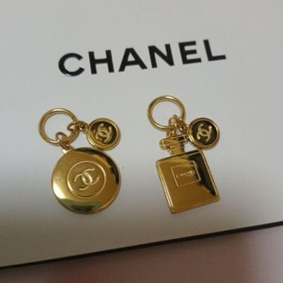 シャネル(CHANEL)の新品  シャネル ホリデー チャーム 【⠀2点セット 】 シャネル(チャーム)