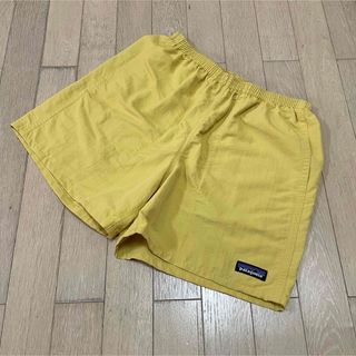 パタゴニア(patagonia)のパタゴニア　メンズ・バギーズ・ショーツ　57021 日本XS〜S位　イエロー(ショートパンツ)