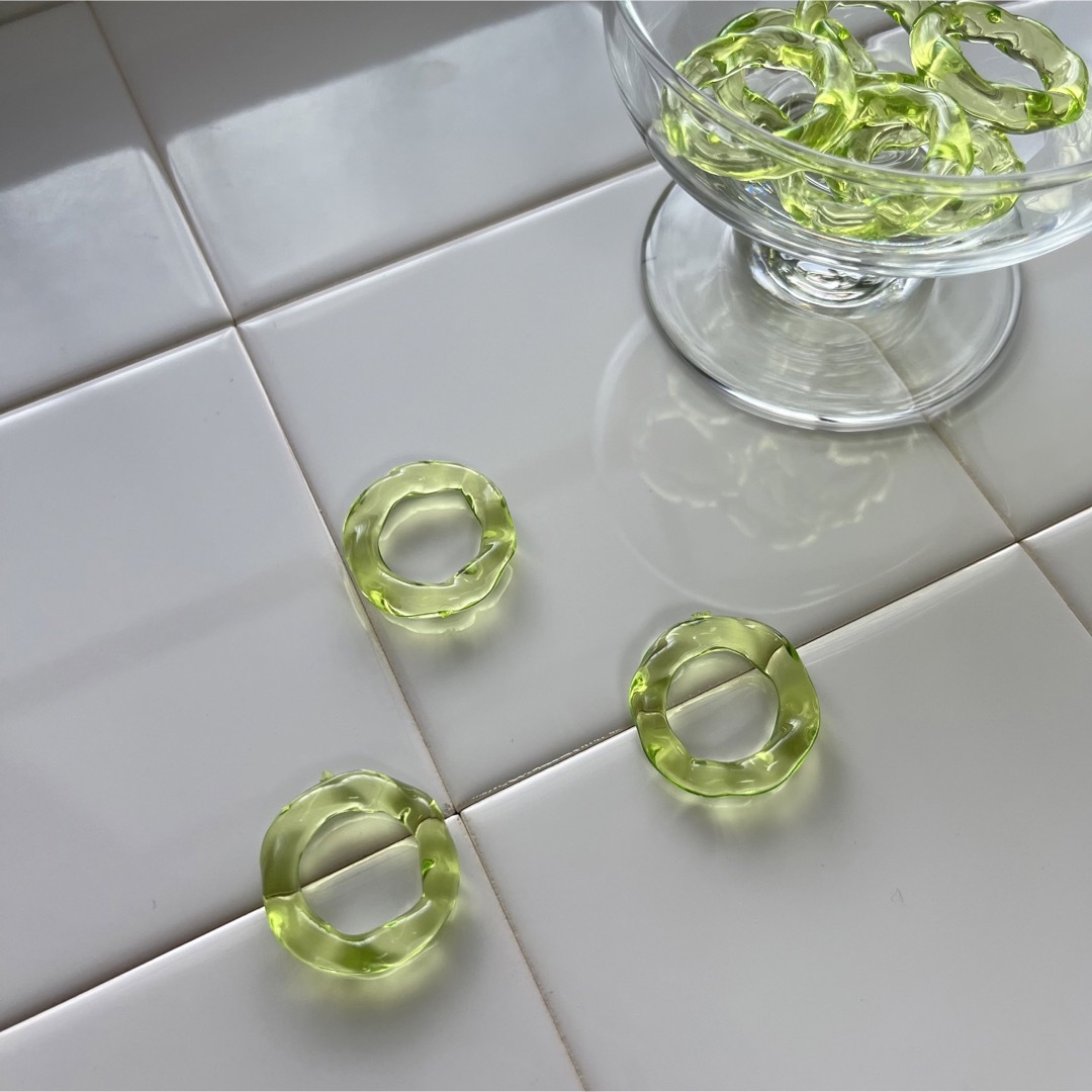 wave ring /  light green レディースのアクセサリー(リング(指輪))の商品写真