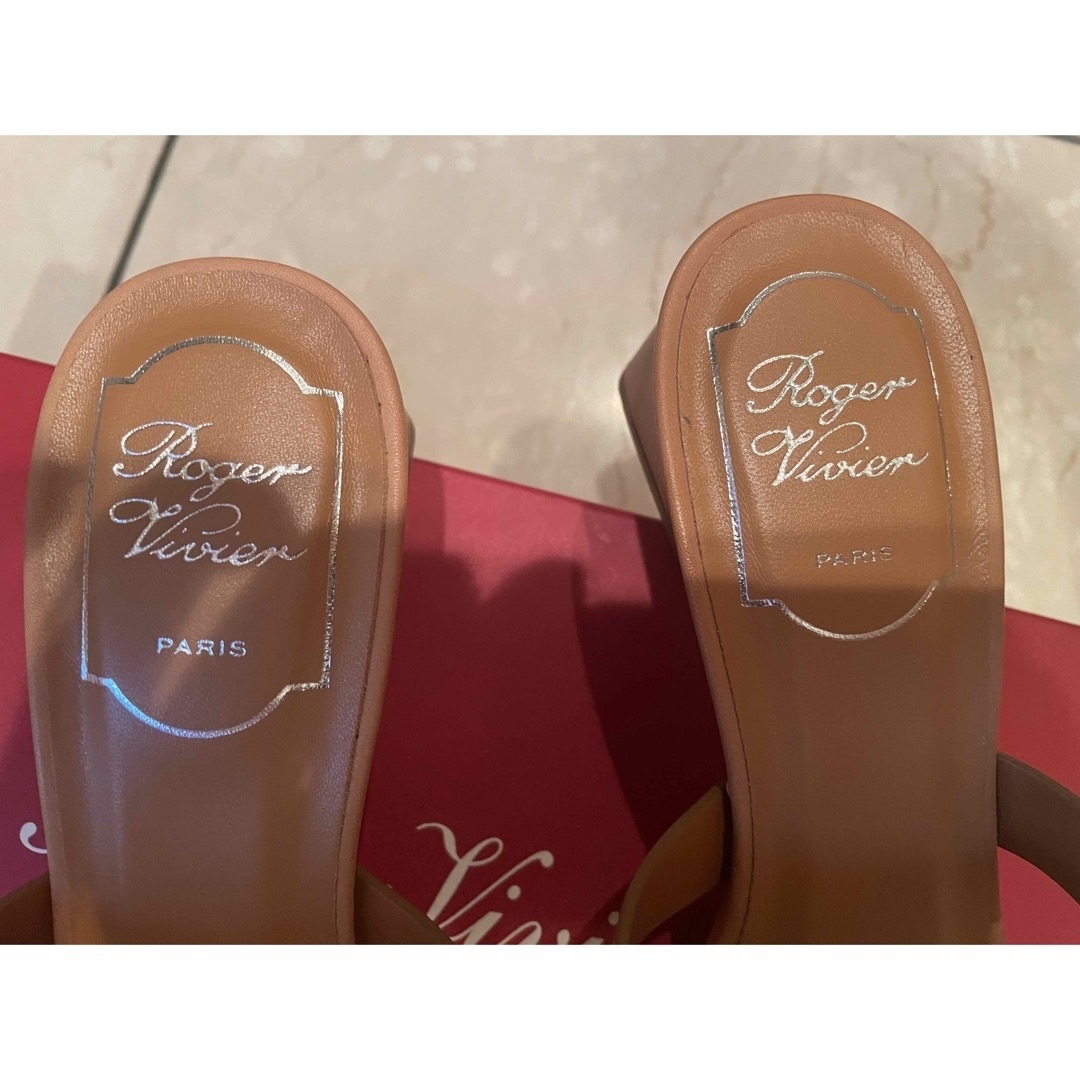 ROGER VIVIER(ロジェヴィヴィエ)のロジェビビエ　サンダル美品 レディースの靴/シューズ(サンダル)の商品写真