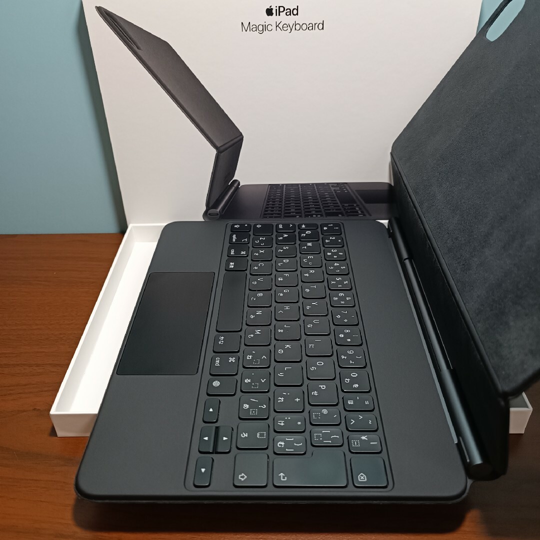 Apple(アップル)の(美品) iPad Magic Keyboard Air、Pro 11 インチ スマホ/家電/カメラのPC/タブレット(タブレット)の商品写真