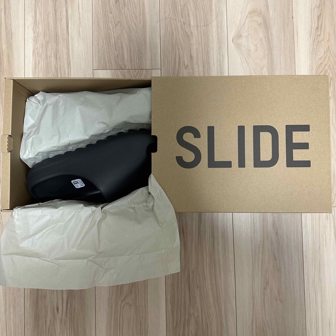 YEEZY（adidas）(イージー)のadidas YEEZY SLIDE イージースライド ONYX 27.5cm メンズの靴/シューズ(サンダル)の商品写真