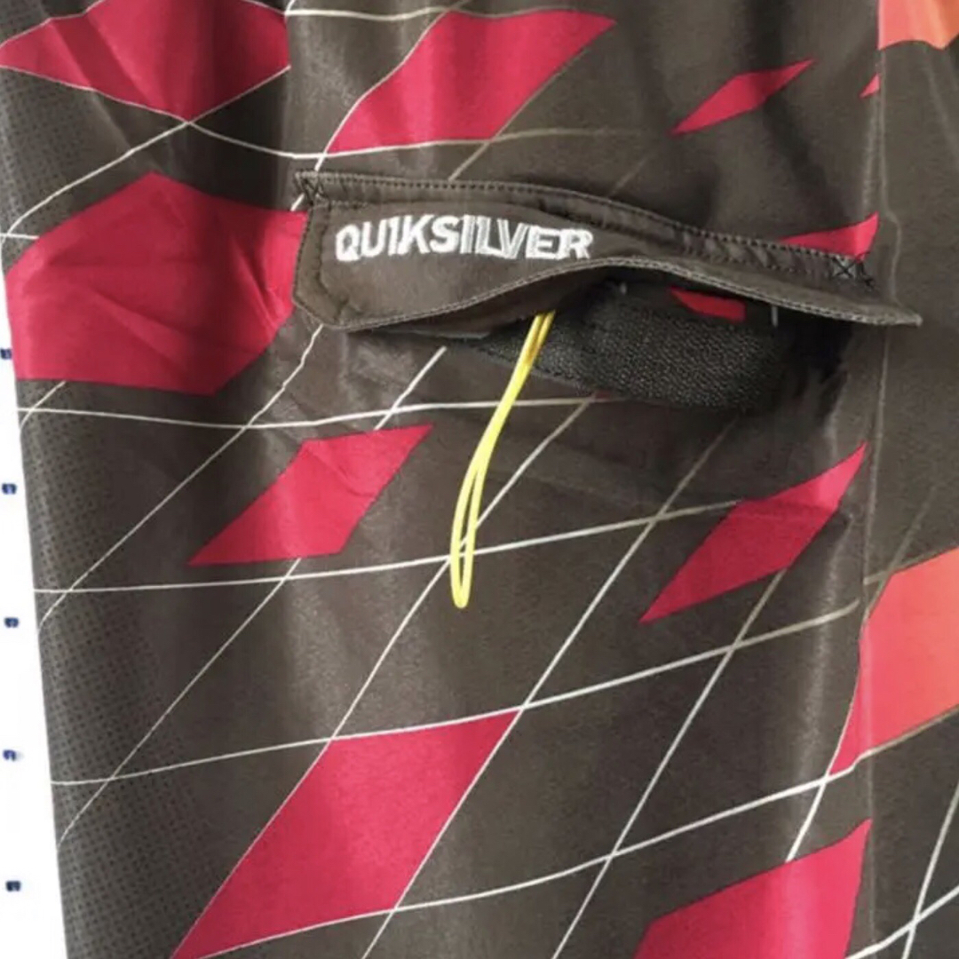 QUIKSILVER(クイックシルバー)のQUIKSILVERクイックUS限定SURFトランクス海パンボードショーツ30 メンズの水着/浴衣(水着)の商品写真