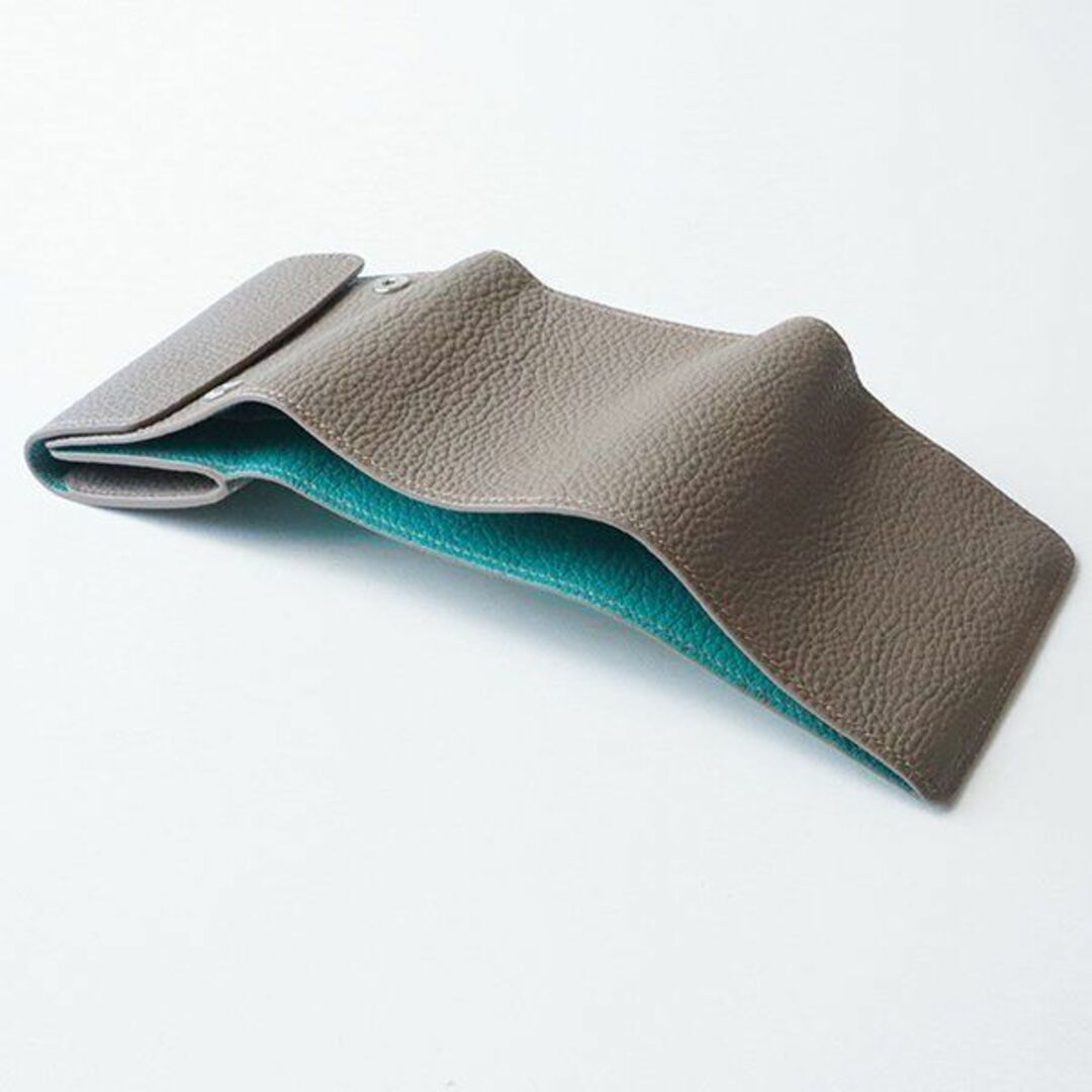 メゾンタクヤ  極上シュランクカーフ コンパクトウォレット ベージュ 三つ折り メンズのファッション小物(折り財布)の商品写真