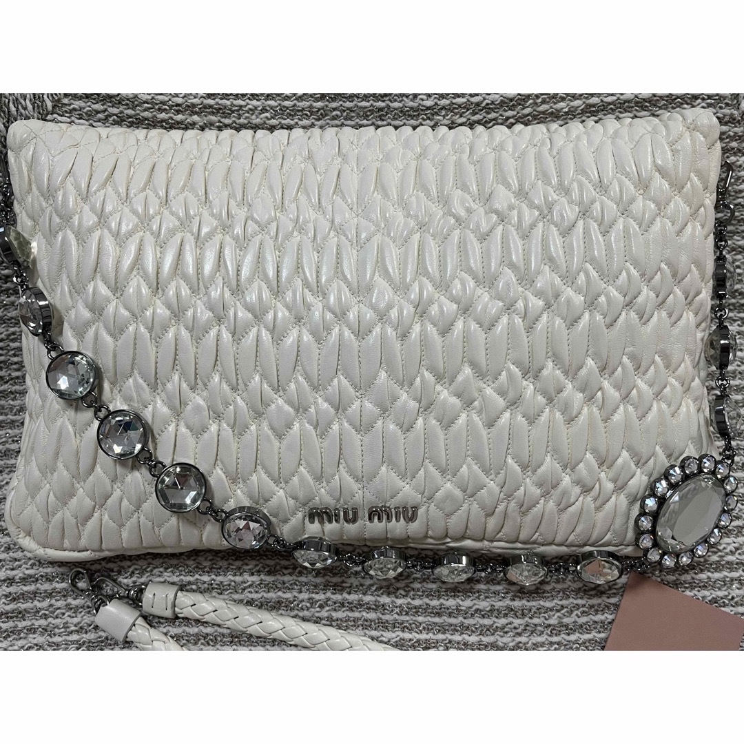 miumiu ナッパクリスタル ビジュー ホワイト バッグ miumiu ナッパクリスタル ビジュー ホワイト バッグ