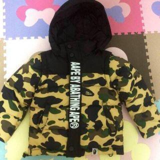 アベイシングエイプ(A BATHING APE)のキッズエイプ迷彩ダウンジャケット(コート)