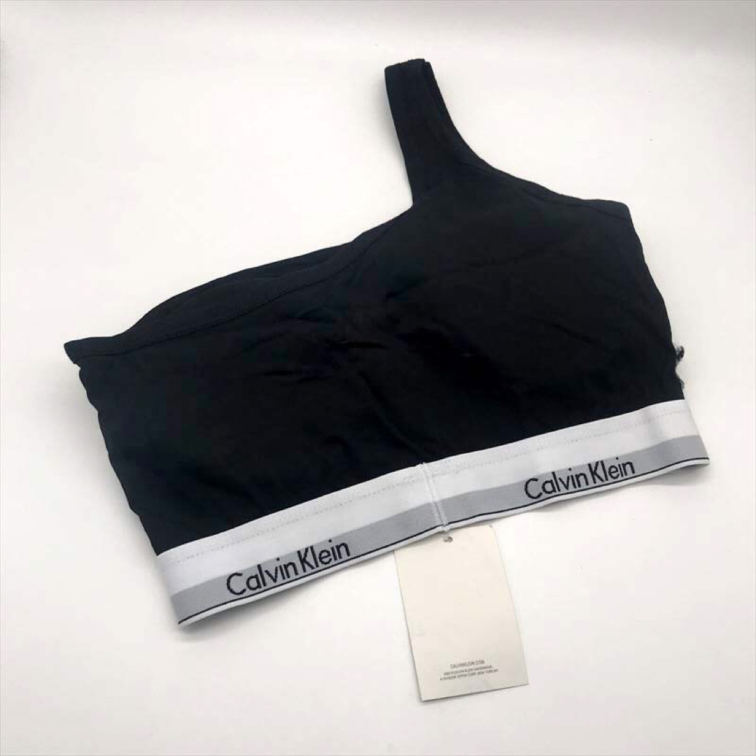 ck Calvin Klein(シーケーカルバンクライン)のカルバンクライン　上下セット　ワンショルダーブラレット&ショーツ　黒下着　M レディースの下着/アンダーウェア(ブラ&ショーツセット)の商品写真