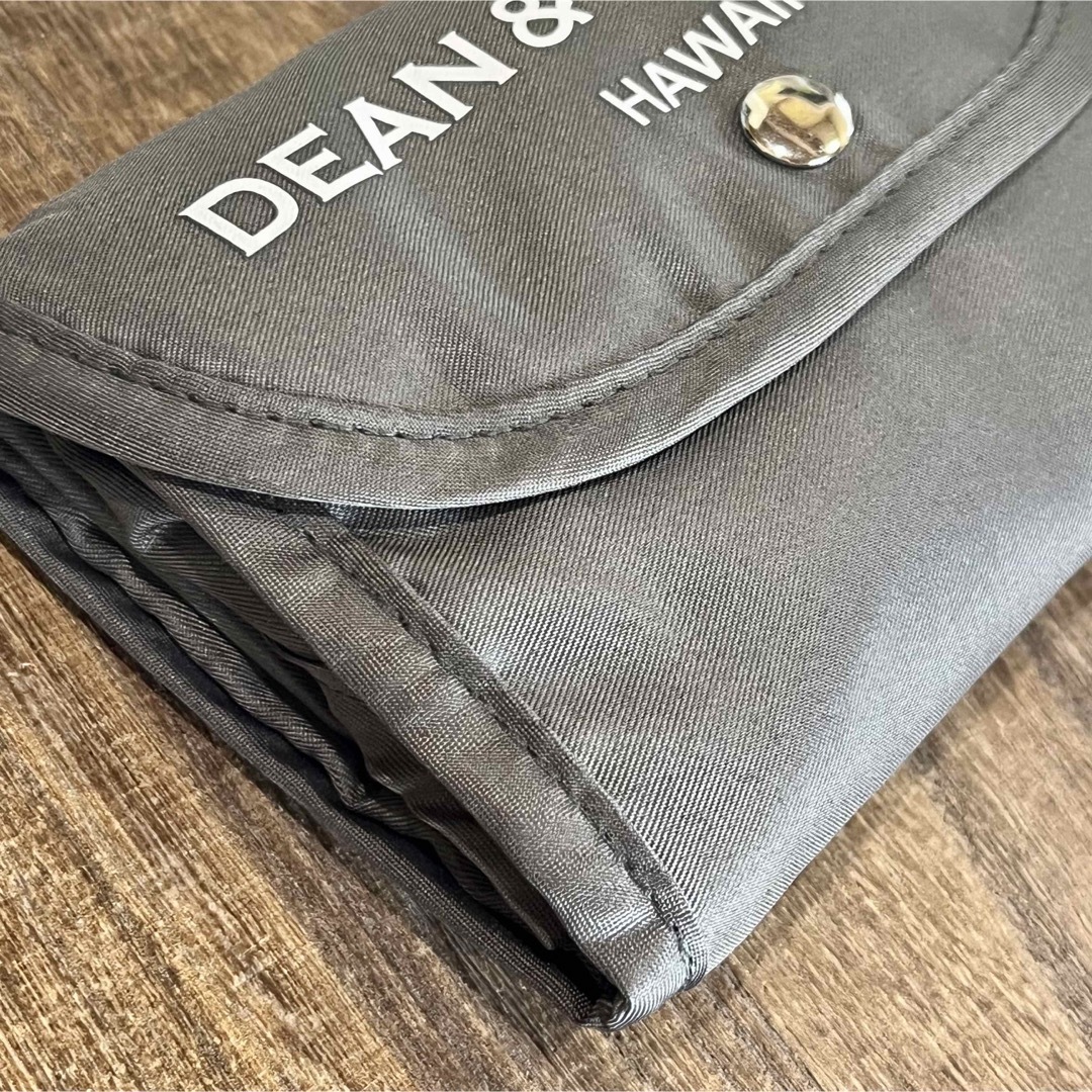 DEAN & DELUCA(ディーンアンドデルーカ)の【DEAN&DELUCA】ハワイ限定 ショッピングバッグ グレー 折りたたみ レディースのバッグ(エコバッグ)の商品写真