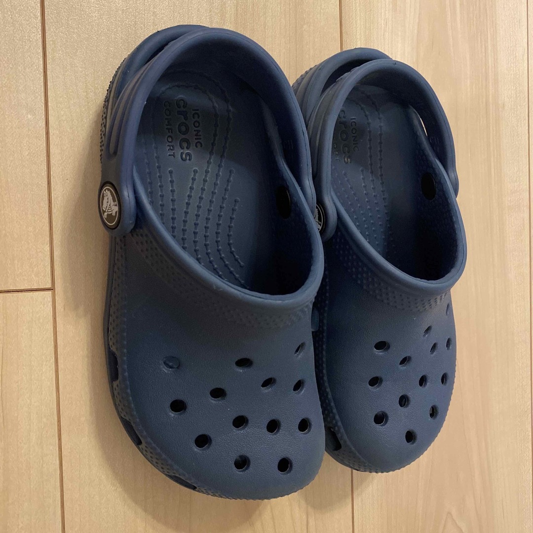 crocs(クロックス)のcrocs c11（18cm）サンダル キッズ/ベビー/マタニティのキッズ靴/シューズ(15cm~)(サンダル)の商品写真