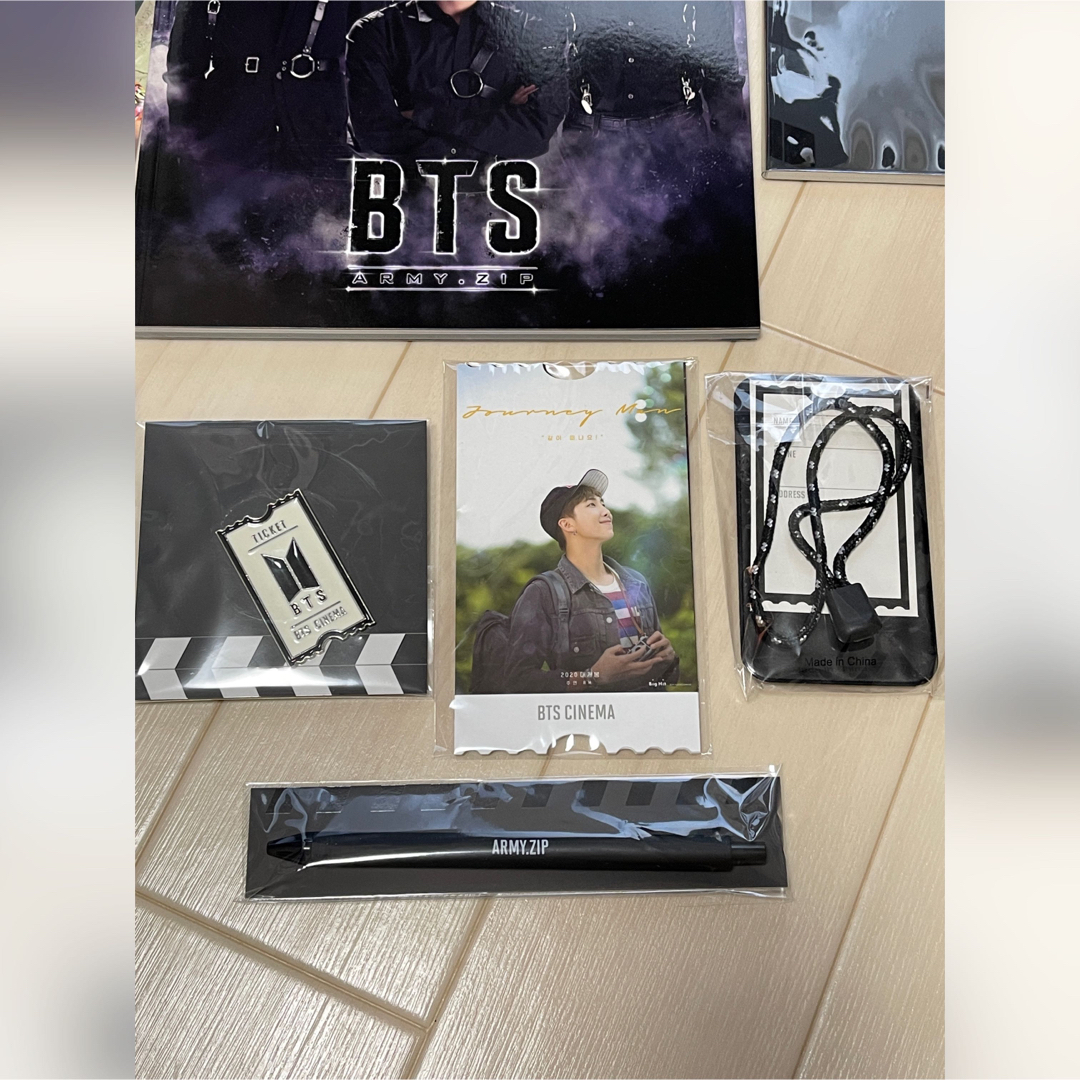 防弾少年団(BTS)(ボウダンショウネンダン)の【BTS】グローバル ファンクラブ ARMY ZIP 6期 フルセット+おまけ エンタメ/ホビーのタレントグッズ(アイドルグッズ)の商品写真