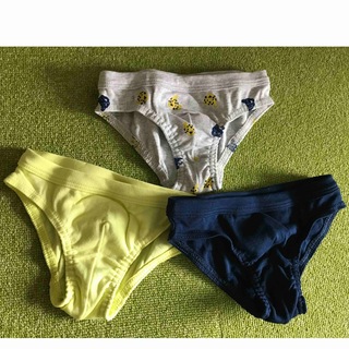 プチバトー(PETIT BATEAU)の新品未使用　プチバトー  パンツ　3枚セット(肌着/下着)