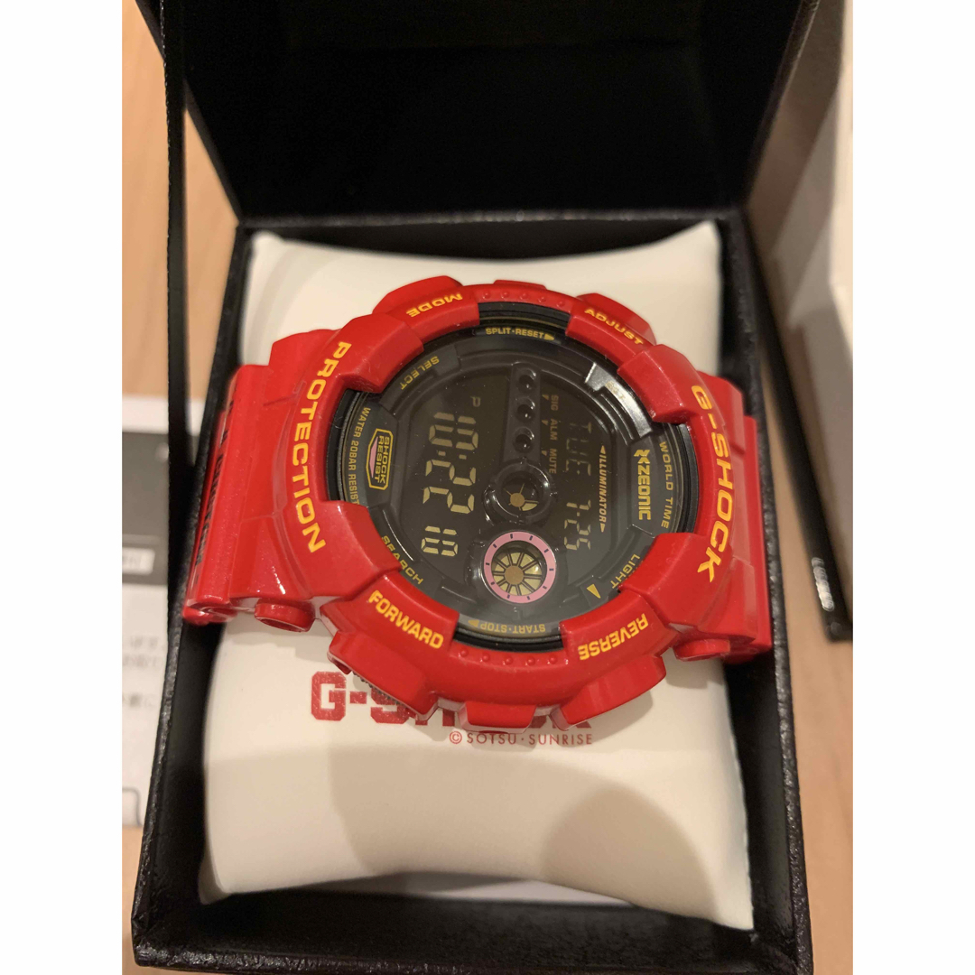 シャア専用 G-SHOCK