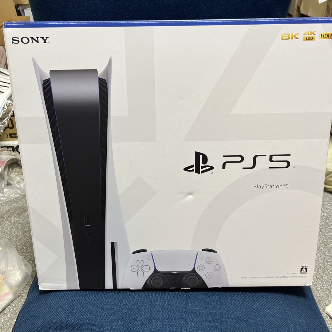 PlayStation(プレイステーション)のPlayStation 5 (CFI-1200A01) エンタメ/ホビーのゲームソフト/ゲーム機本体(家庭用ゲーム機本体)の商品写真