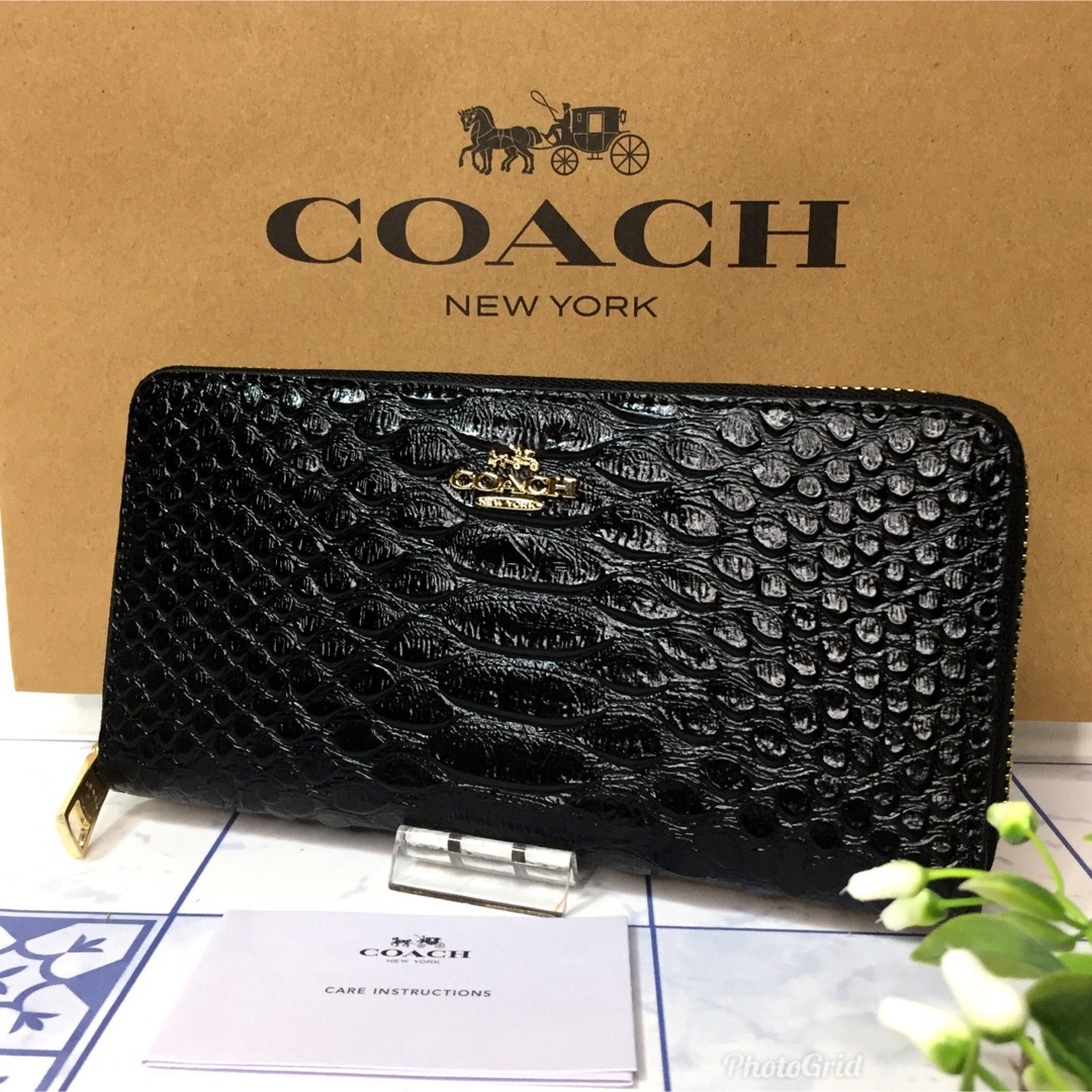 コーチ 長財布 パイソン柄 ブラック 【新品】 - 財布
