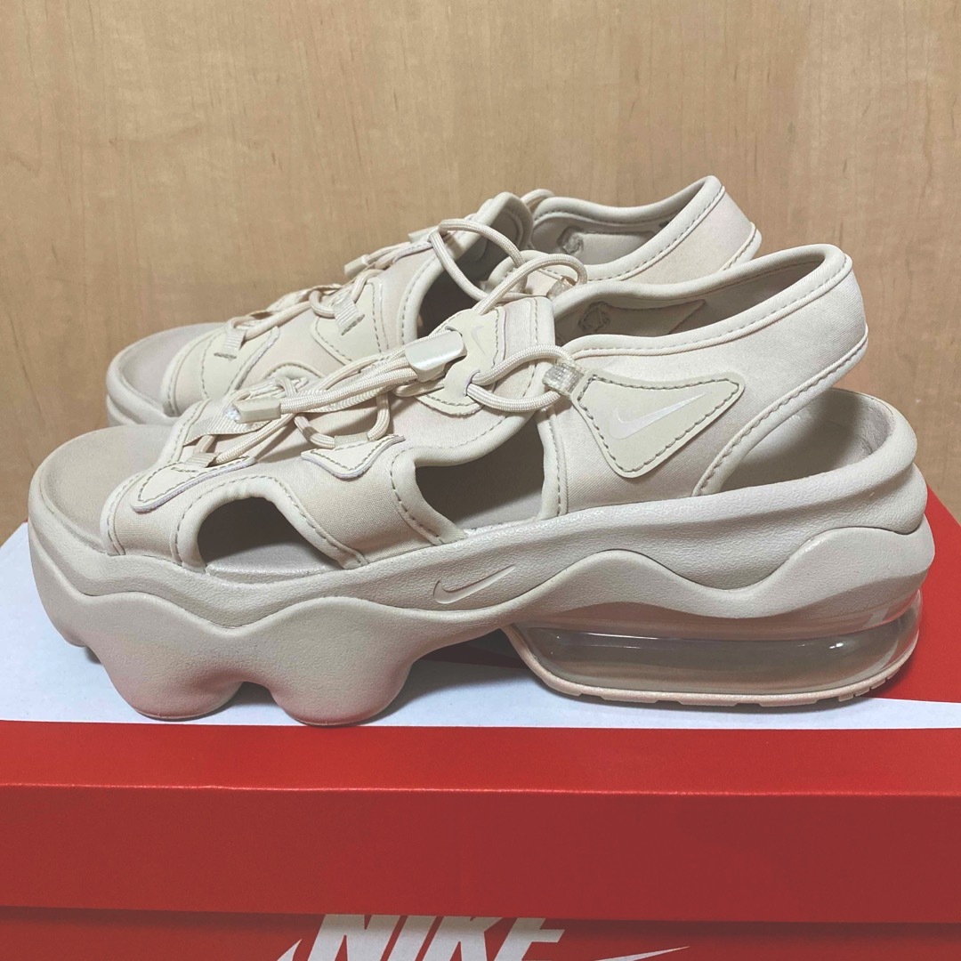 NIKE(ナイキ)の新品　NIKE エアマックスココ　サンドドリフト レディースの靴/シューズ(サンダル)の商品写真