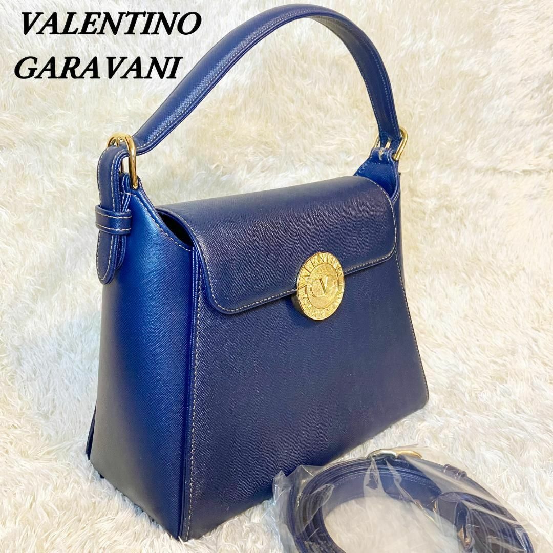 valentino garavani(ヴァレンティノガラヴァーニ)のヴァレンティノガラヴァーニ　2way ショルダーバッグ ハンドバッグ メタルロゴ レディースのバッグ(ショルダーバッグ)の商品写真