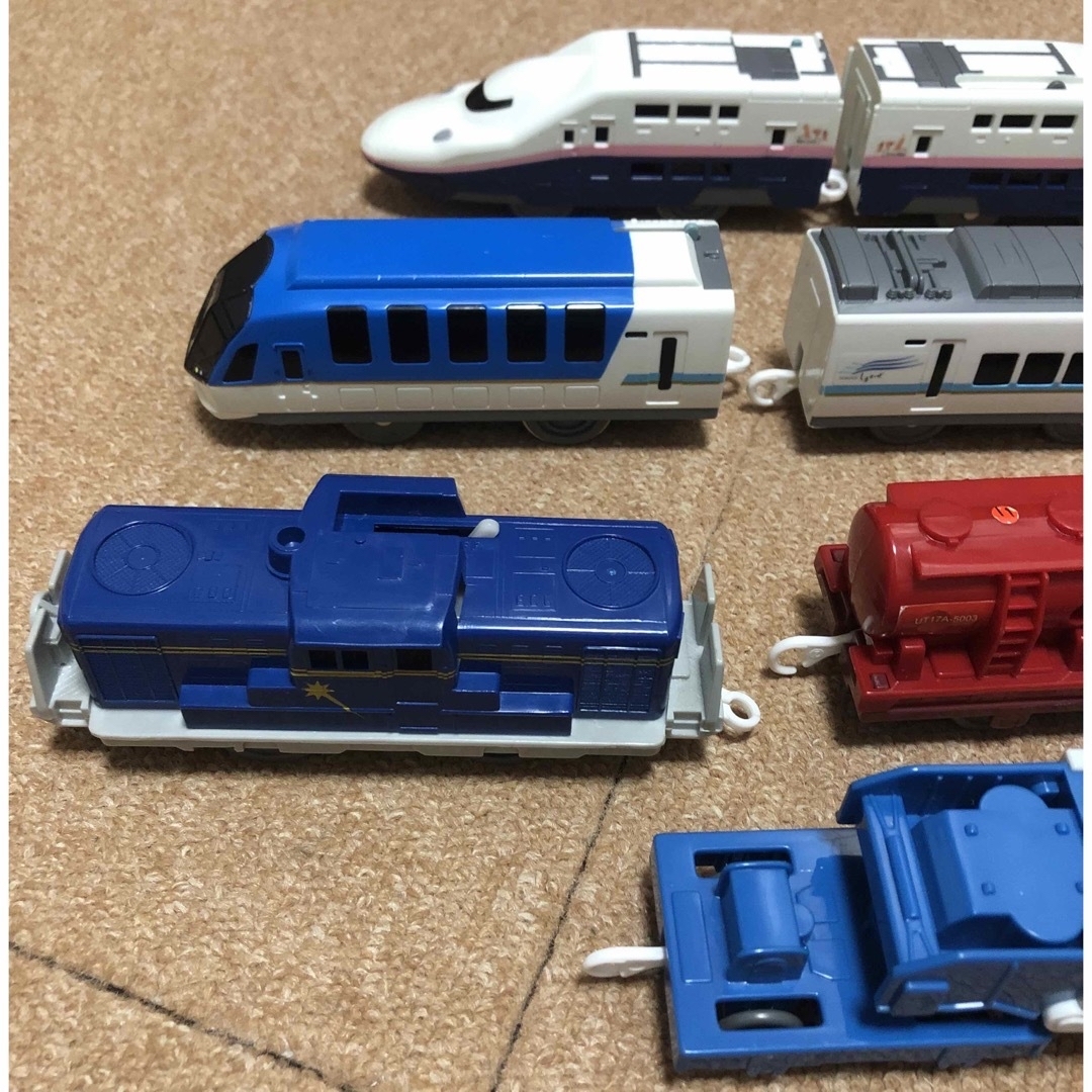 Takara Tomy(タカラトミー)のプラレール車両詰め合わせ キッズ/ベビー/マタニティのおもちゃ(電車のおもちゃ/車)の商品写真