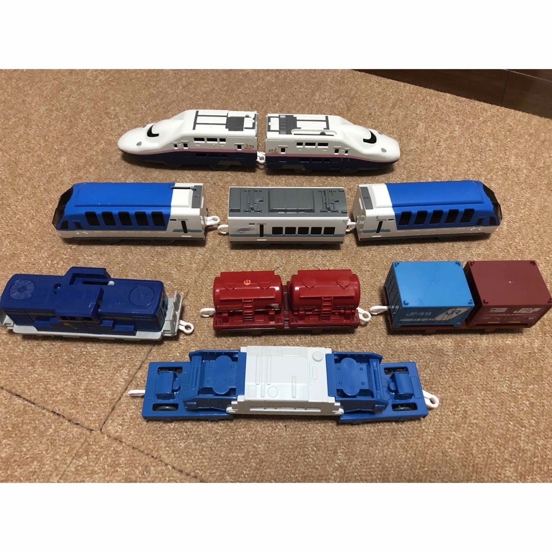 Takara Tomy(タカラトミー)のプラレール車両詰め合わせ キッズ/ベビー/マタニティのおもちゃ(電車のおもちゃ/車)の商品写真
