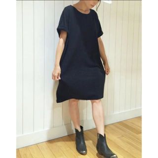 ドゥーズィエムクラス(DEUXIEME CLASSE)の美品⭐️Deuxieme Classe CALUX Tシャツワンピース ブラック(ひざ丈ワンピース)