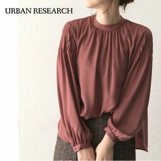 アーバンリサーチロッソ(URBAN RESEARCH ROSSO)の柔らかシルエットが可愛い♪　バンドカラーギャザーブラウス　フリーサイズ　パープル(シャツ/ブラウス(長袖/七分))