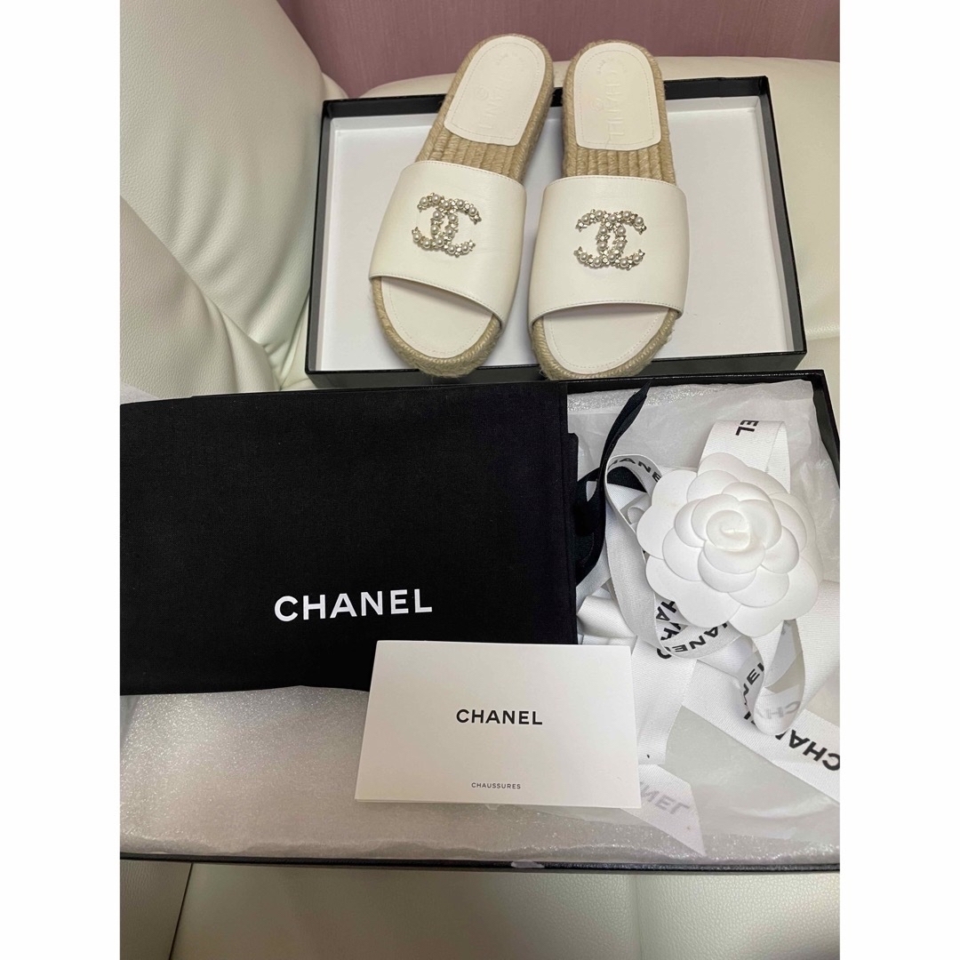 シャネル サンダル CHANEL ミュール ホワイト パール 白 キラキラ