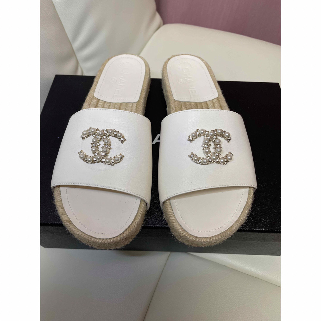 シャネル サンダル CHANEL ミュール ホワイト パール 白 キラキラ