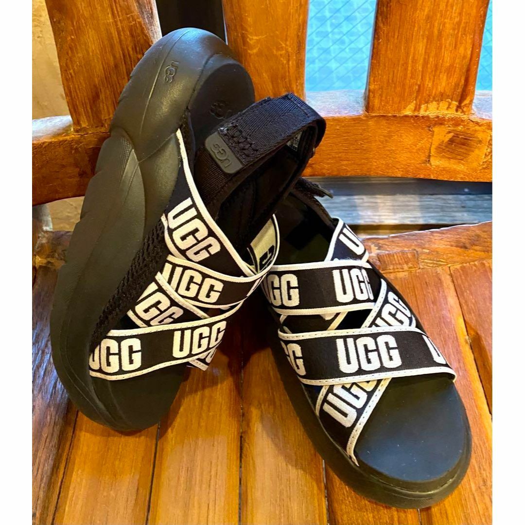 入荷困難✨激レア✨⑬超美品✨24✨UGG✨LA CLOUD SANDAL✨厚底