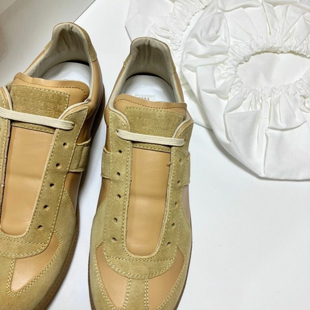 Maison Martin Margiela(マルタンマルジェラ)の新品 41 マルジェラ 22aw ベージュ ジャーマントレーナー 5057 メンズの靴/シューズ(スニーカー)の商品写真