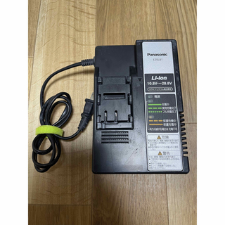 パナソニック(Panasonic)のパナソニック 充電器 EZ0L81 ①(工具/メンテナンス)