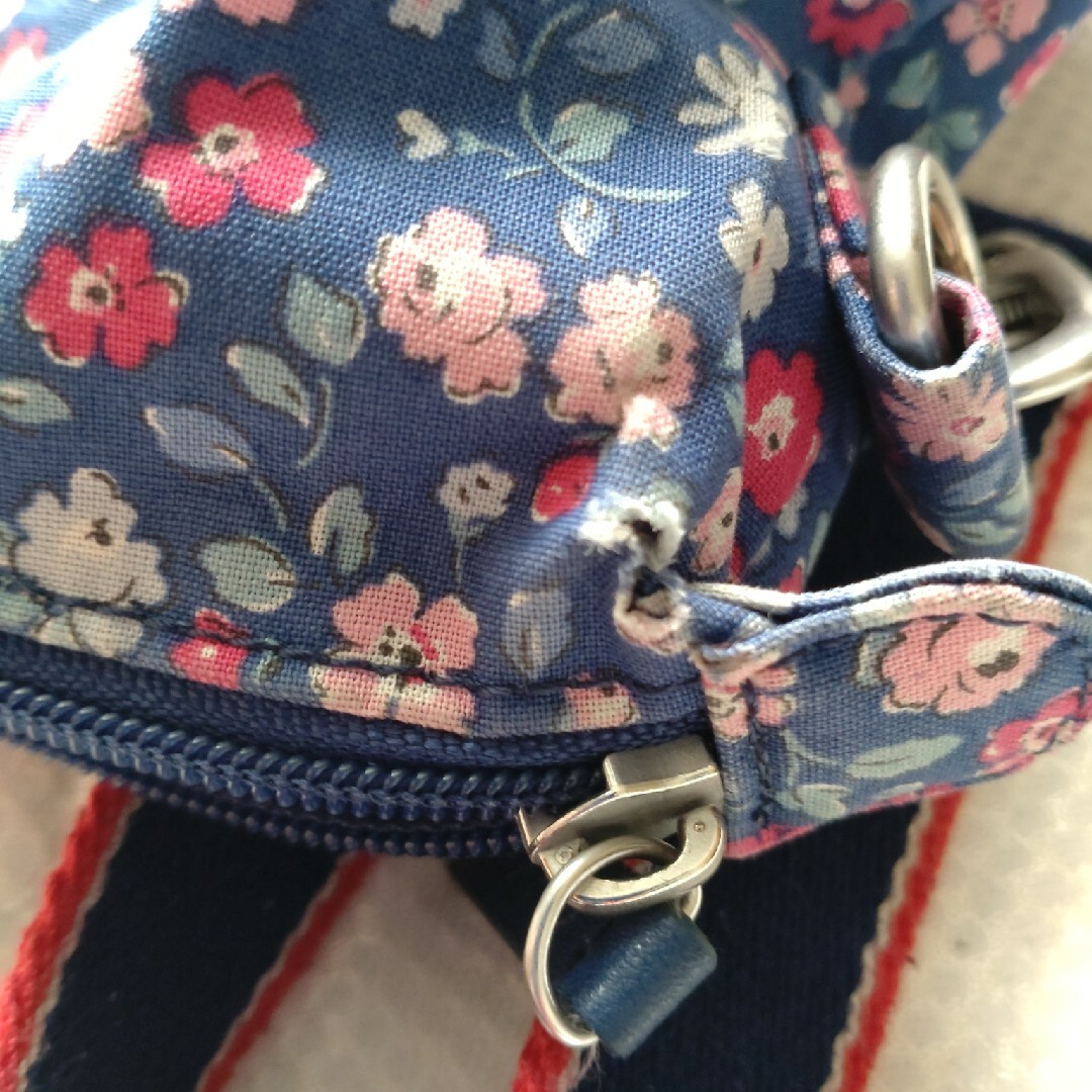 Cath Kidston(キャスキッドソン)のCath Kidston キャスキッドソン 花柄 フラワー 2WAY ショルダー レディースのバッグ(ハンドバッグ)の商品写真