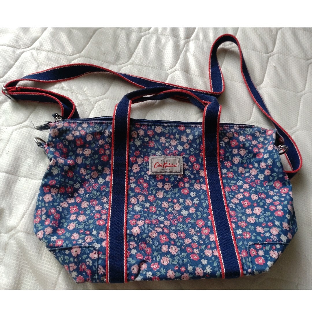 Cath Kidston(キャスキッドソン)のCath Kidston キャスキッドソン 花柄 フラワー 2WAY ショルダー レディースのバッグ(ハンドバッグ)の商品写真