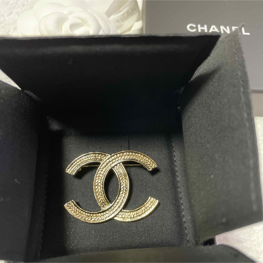 カードケース新品 シャネル CHANEL ココマーク ブローチ