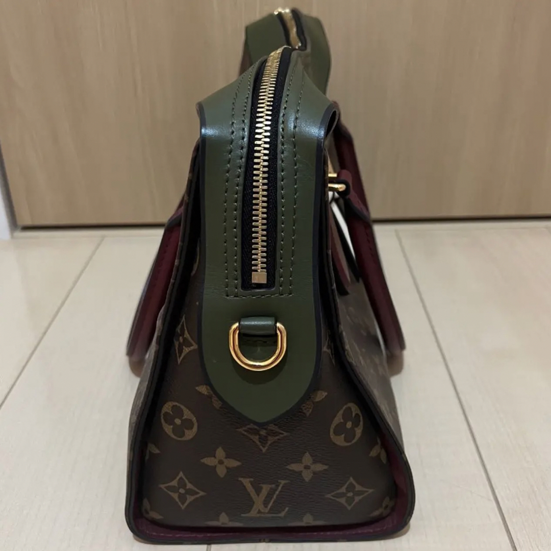 LOUIS VUITTON(ルイヴィトン)のLouis Vuitton テュイルリートート レディースのバッグ(トートバッグ)の商品写真