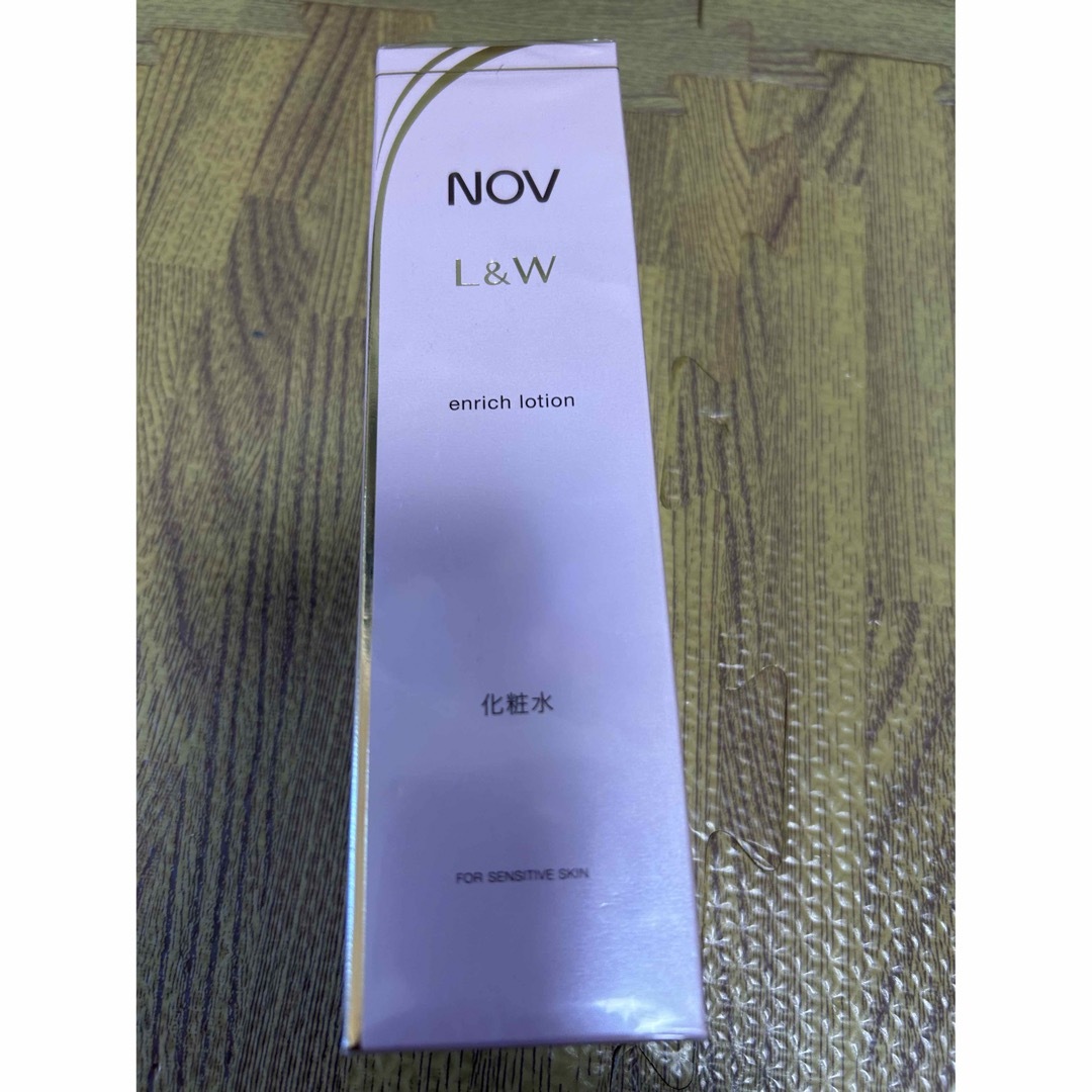 NOV(ノブ)のノブL＆W エンリッチローション　120mL  化粧水 コスメ/美容のスキンケア/基礎化粧品(化粧水/ローション)の商品写真