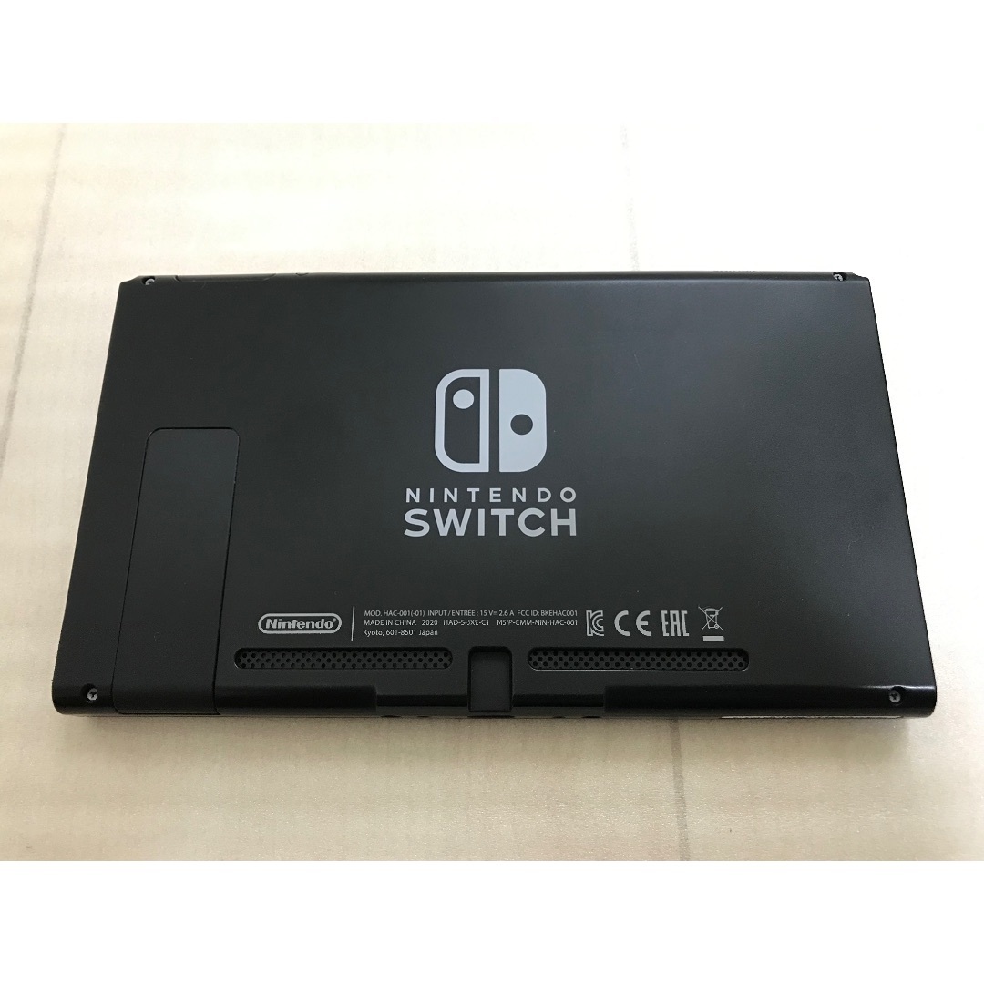 ニンテンドーSwitch本体＋マリオカート8＋ソフト2本＋別売コントローラー付