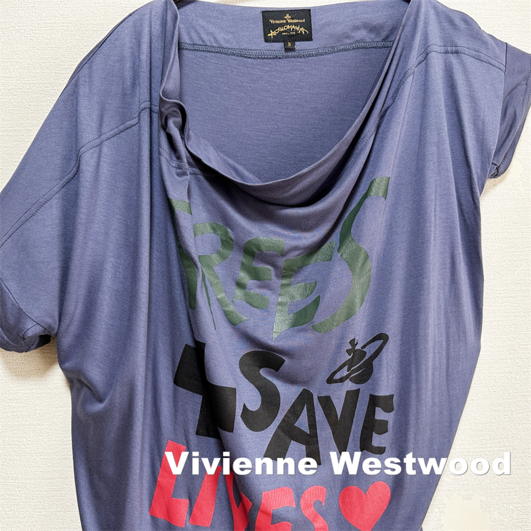 Vivienne Westwood(ヴィヴィアンウエストウッド)の【Vivienne Westwood】ORBロゴ SAVES LIVE Tシャツ レディースのトップス(Tシャツ(半袖/袖なし))の商品写真