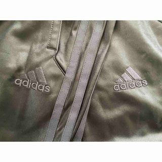 adidas コーティングジャージ　Lサイズ　緑　京さん着用