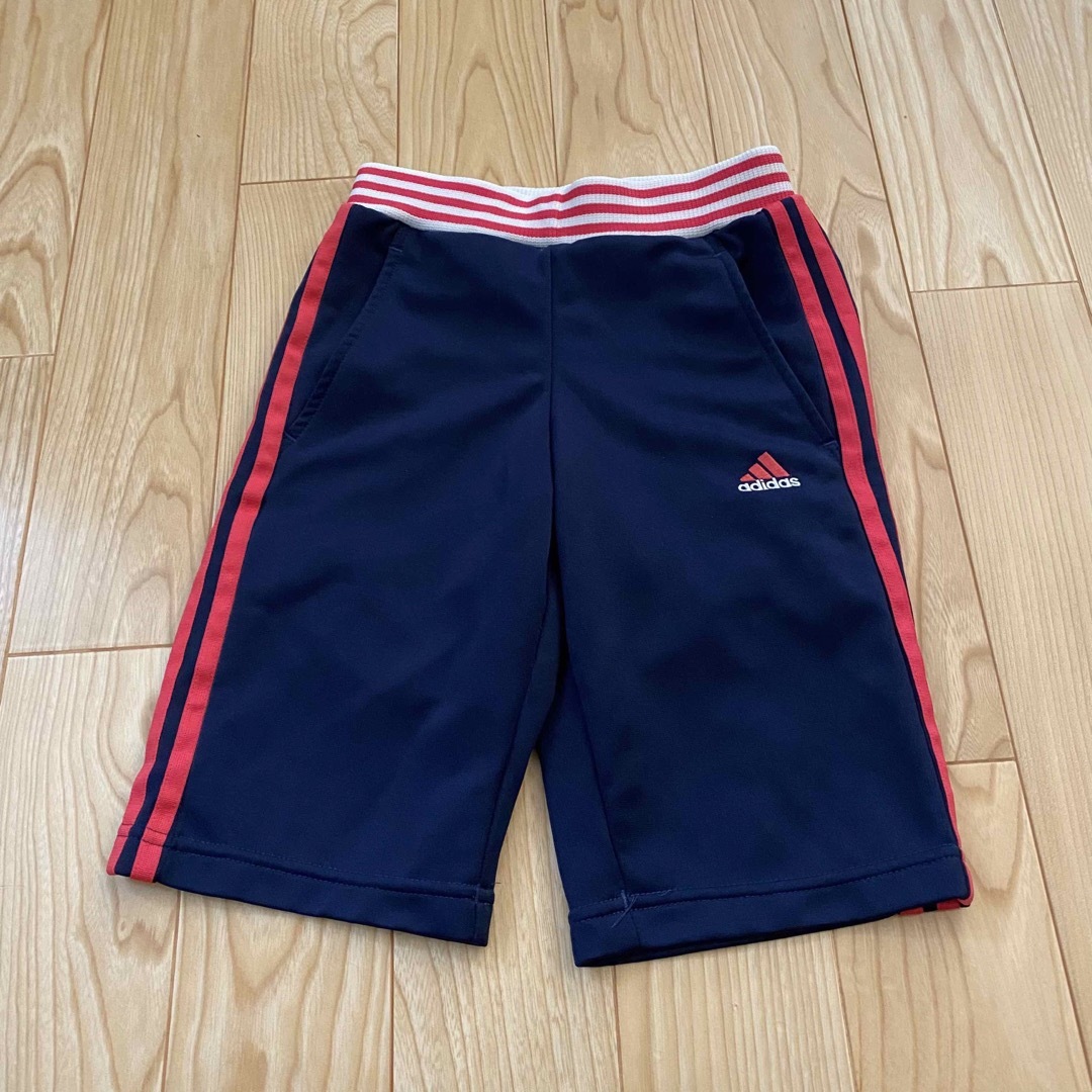 adidas(アディダス)の美品　アディダス　ハーフパンツ　130 キッズ/ベビー/マタニティのキッズ服女の子用(90cm~)(パンツ/スパッツ)の商品写真