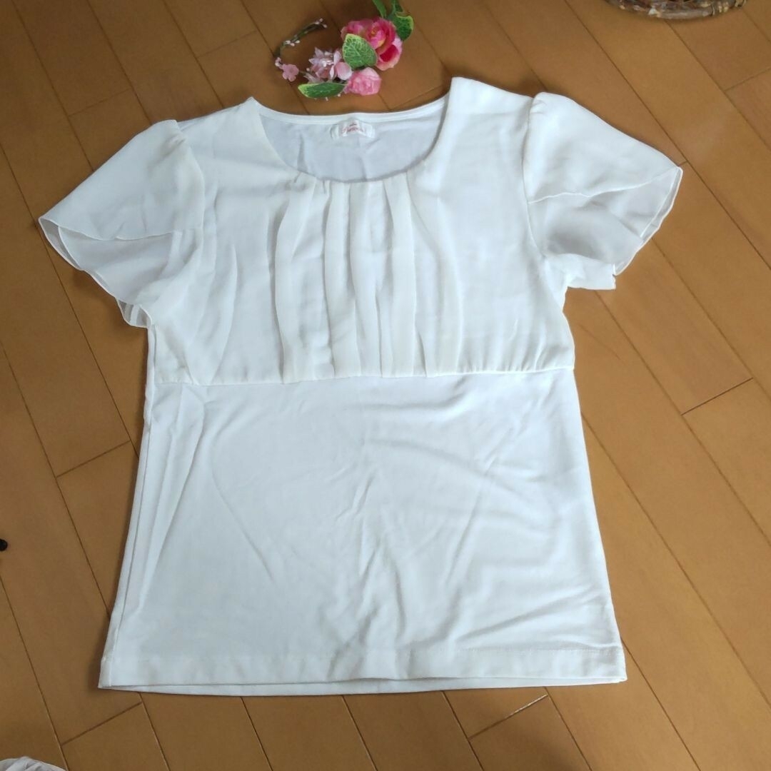 AOKI(アオキ)の美品　半袖カットソー　アオキ　青山　オフィス　　白 レディースのトップス(Tシャツ(半袖/袖なし))の商品写真