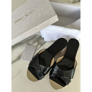 ジミーチュウ(JIMMY CHOO)のジミーチュウ　サンダル(サンダル)