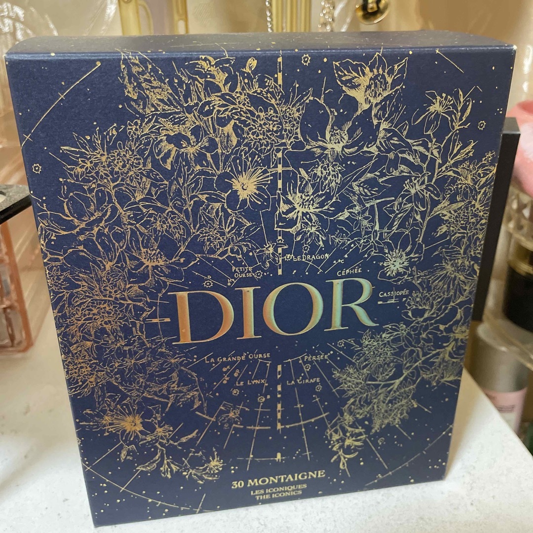 Dior(ディオール)のディオール Dior 2022 香水 クリスマスコフレ コスメ/美容のキット/セット(コフレ/メイクアップセット)の商品写真