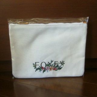 フォクシー(FOXEY)の☆新品☆FOXEY(フォクシー)●刺繍ポーチ(ポーチ)