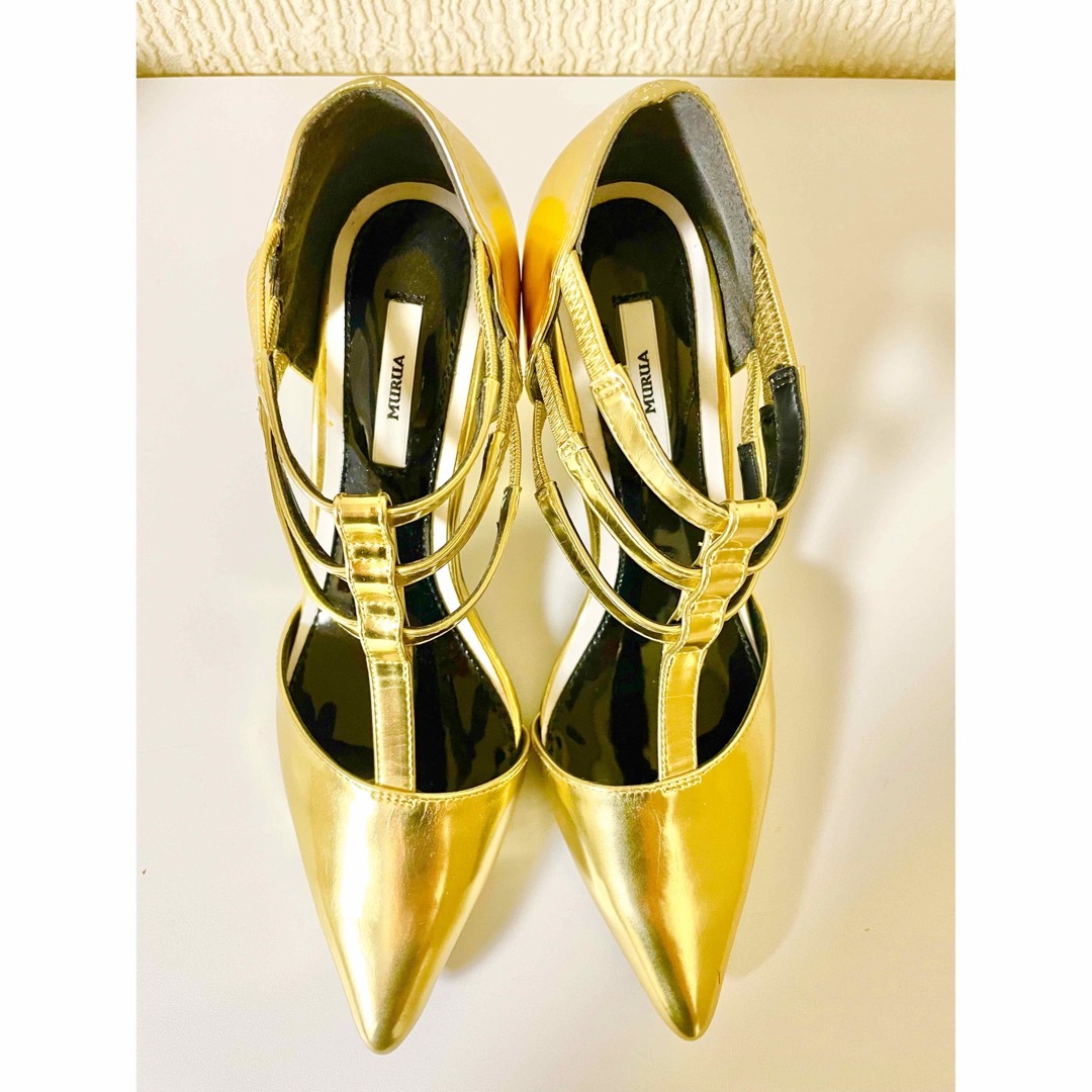 MURUA(ムルーア)の試着のみ美品　MURUAラダーストラップパンプス　ゴールド　サイズ36 レディースの靴/シューズ(ハイヒール/パンプス)の商品写真