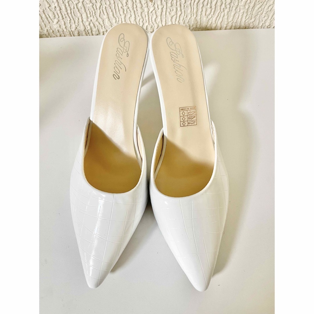 美品　ホワイトクロコサンダル　7.5cmヒールサンダル　ホワイト　白　サイズ40 レディースの靴/シューズ(サンダル)の商品写真