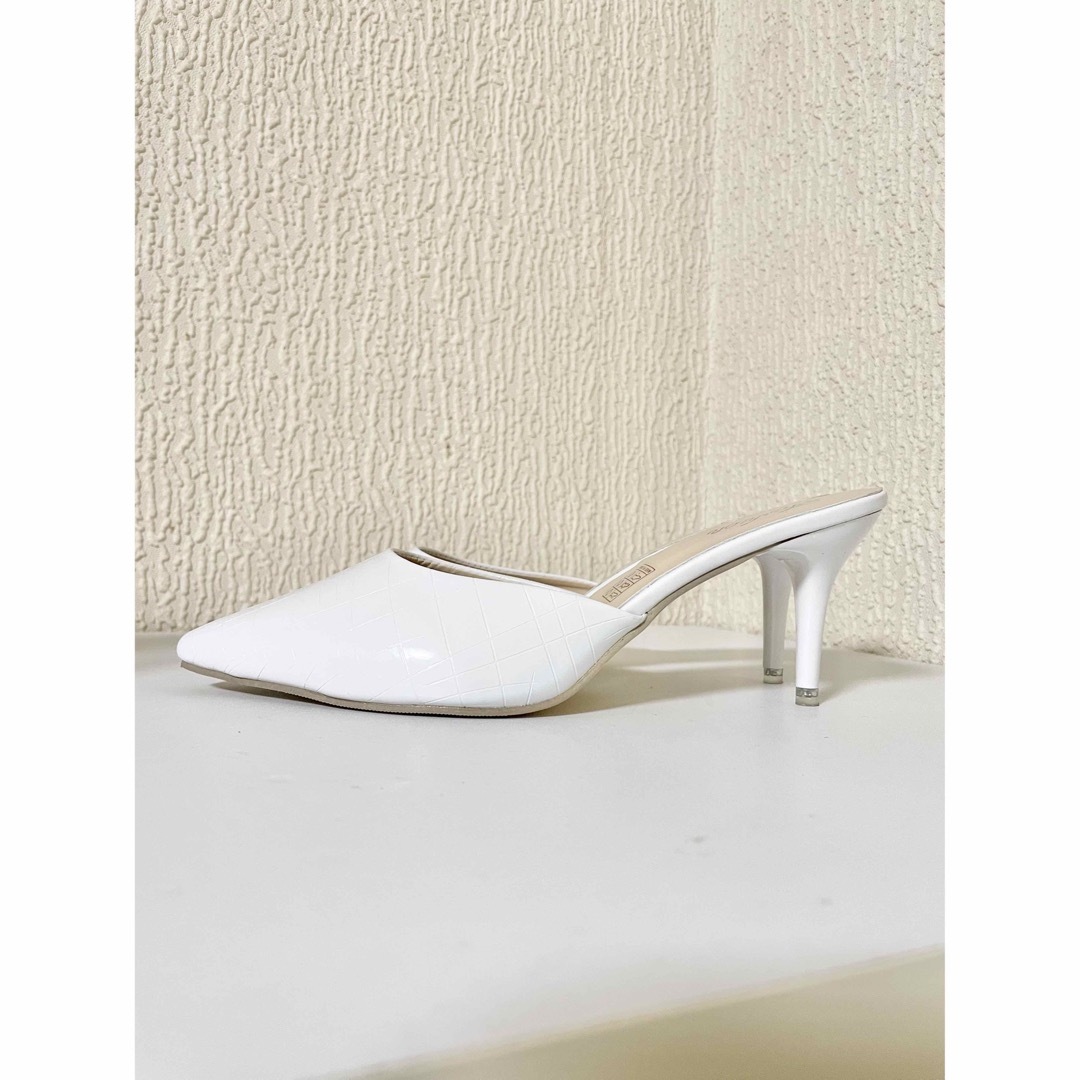 美品　ホワイトクロコサンダル　7.5cmヒールサンダル　ホワイト　白　サイズ40 レディースの靴/シューズ(サンダル)の商品写真
