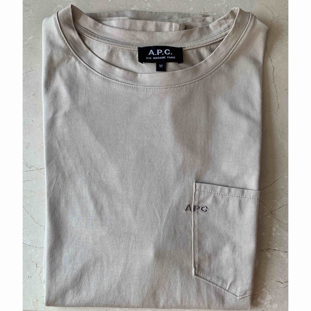 A.P.C(アーペーセー)のA.P.C.  刺繍入りポケットTシャツ Mサイズ メンズのトップス(Tシャツ/カットソー(半袖/袖なし))の商品写真