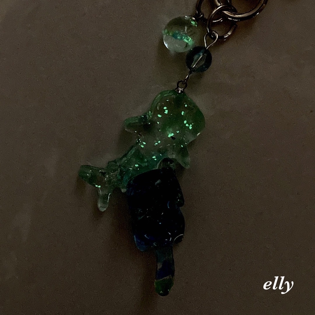 琉球ガラス 海ほたる 蓄光 ジンベイザメ ジャンピング猫 レジン 琉球ガラス 海ほたる 蓄光 ジンベイザメ ジャンピング猫 レジン