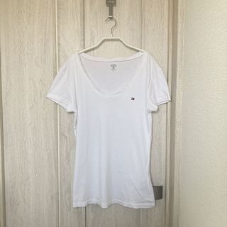 トミーヒルフィガー(TOMMY HILFIGER)のTOMMY HILFIGER vネック　tシャツ(Tシャツ(半袖/袖なし))