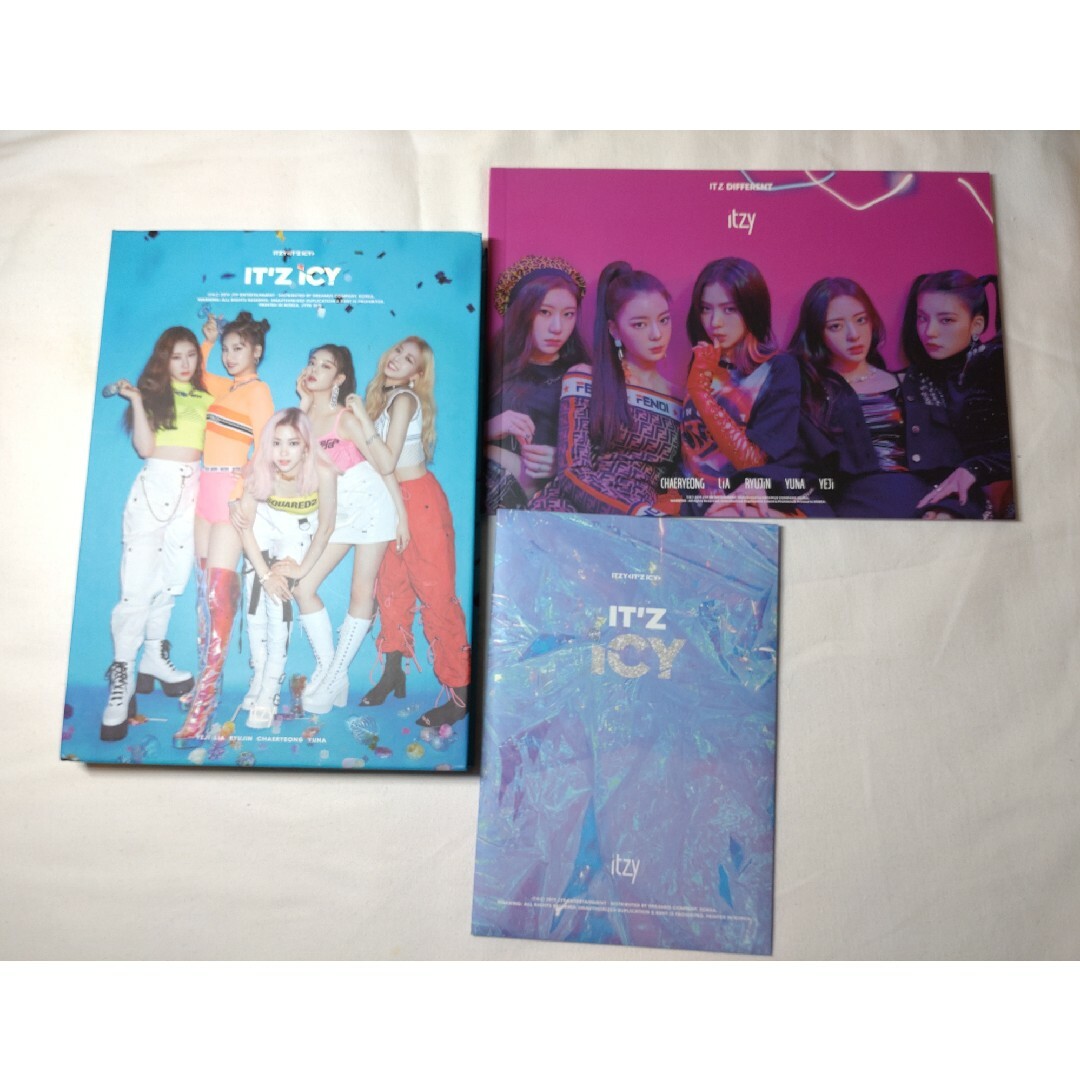 ITZY(イッチ)のitzy icy album CD 特典 ポストカード エンタメ/ホビーのCD(K-POP/アジア)の商品写真